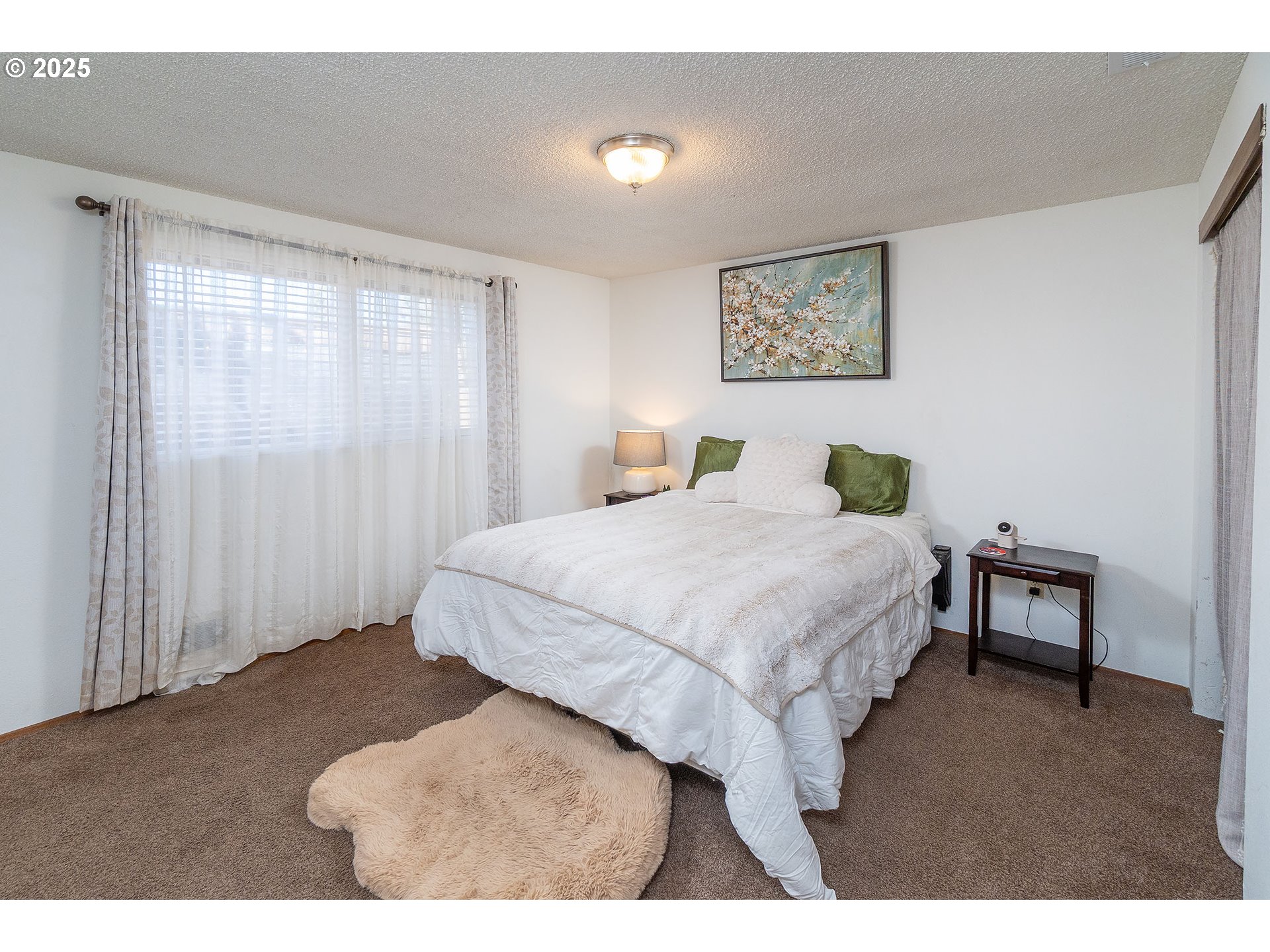 Bend, Oregon, 97701, United States, 3 Bedrooms Bedrooms, ,2 BathroomsBathrooms,Residential,For Sale,1960454