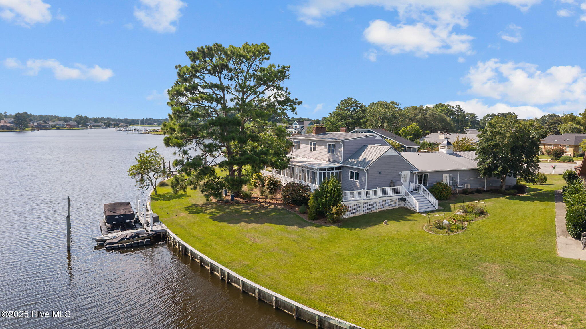 New Bern, North Carolina, 28560, United States, 4 Bedrooms Bedrooms, ,4 BathroomsBathrooms,Residential,For Sale,2009276