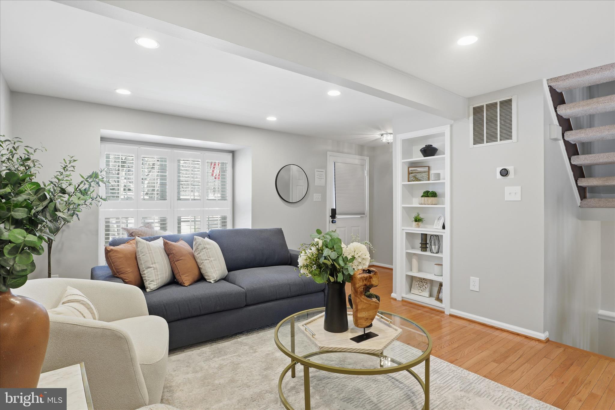 Reston, Virginia, 20194, United States, 2 Bedrooms Bedrooms, ,4 BathroomsBathrooms,Residential,For Sale,2015331