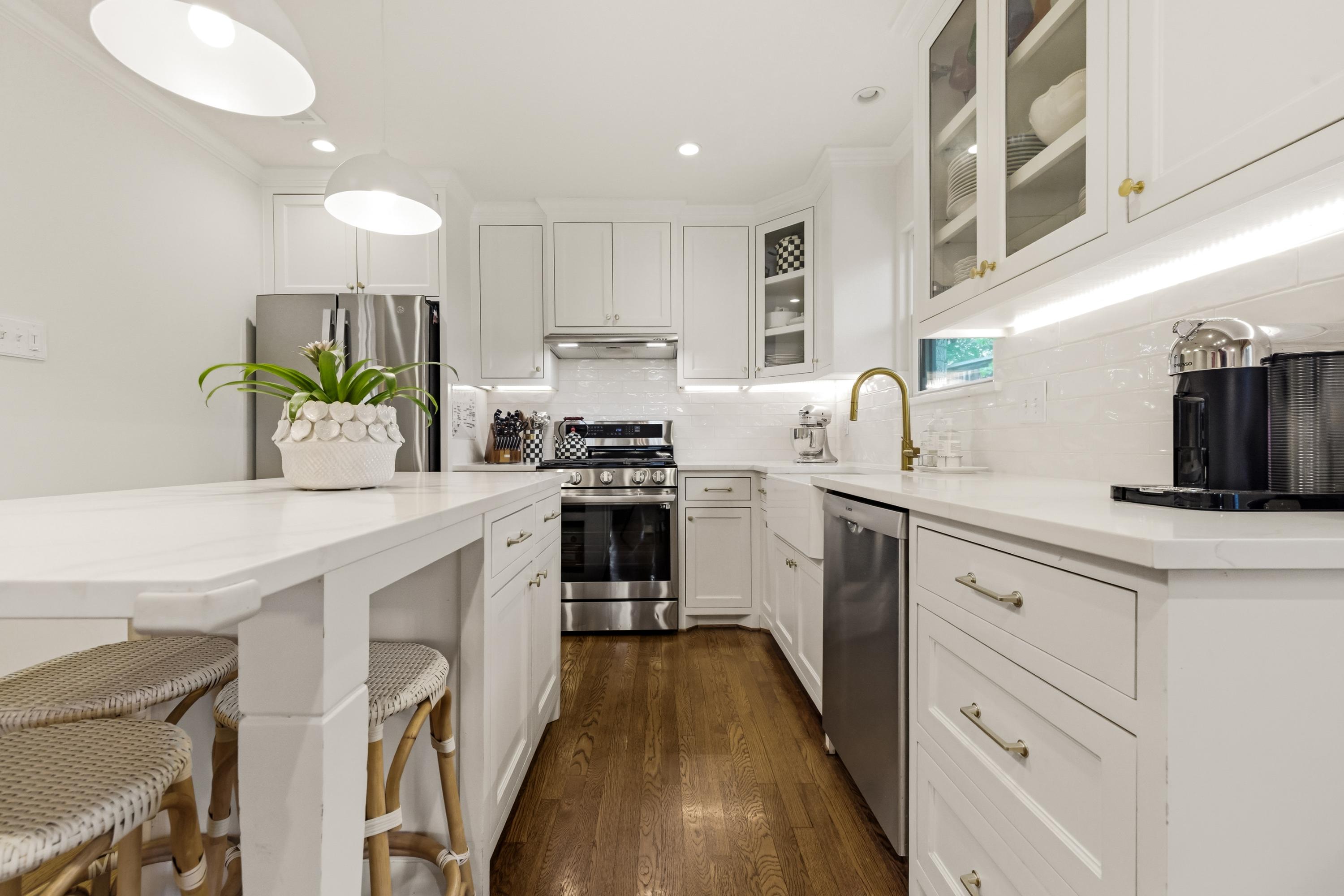  Charming Updated Tudor In Lakewood - 物件實景