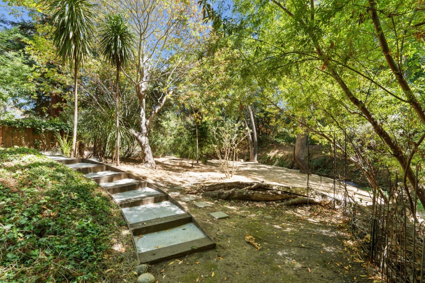 Los Altos, California, 94024, United States, 3 Bedrooms Bedrooms, ,2 BathroomsBathrooms,Residential,For Sale,1925689