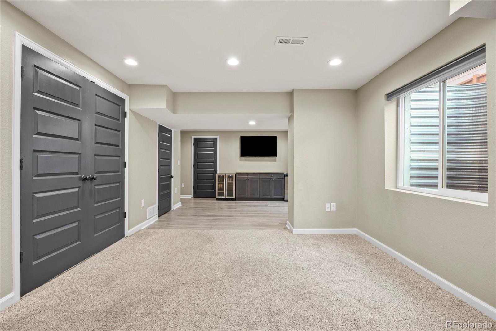 Aurora, Colorado, 80018, United States, 5 Bedrooms Bedrooms, ,3 BathroomsBathrooms,Residential,For Sale,1993047