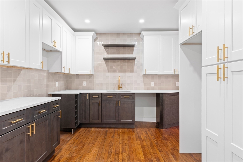 Franklin, Massachusetts, 02038, United States, 4 Bedrooms Bedrooms, ,2 BathroomsBathrooms,Residential,For Sale,2005165