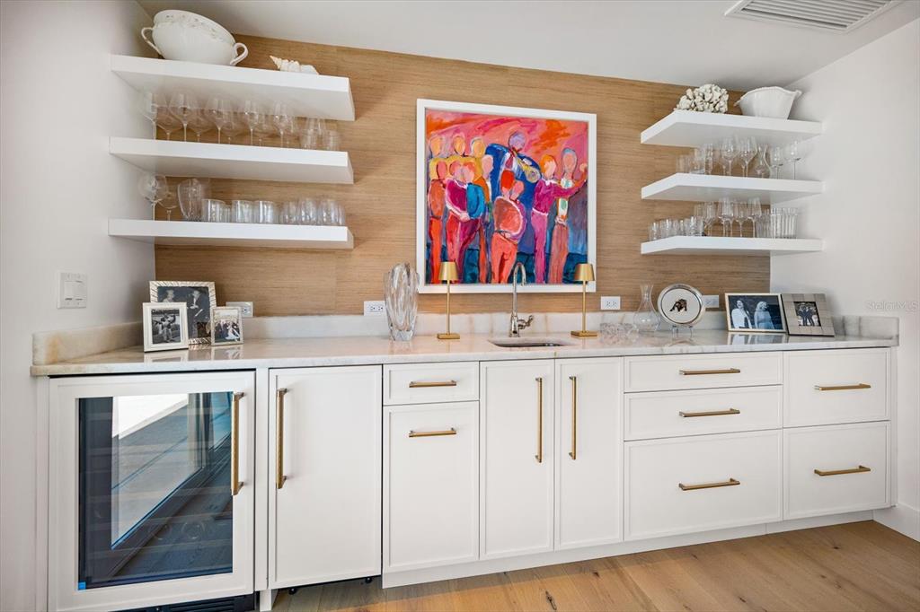 Largo, Florida, 33770, United States, 3 Bedrooms Bedrooms, ,4 BathroomsBathrooms,Residential,For Sale,1989168