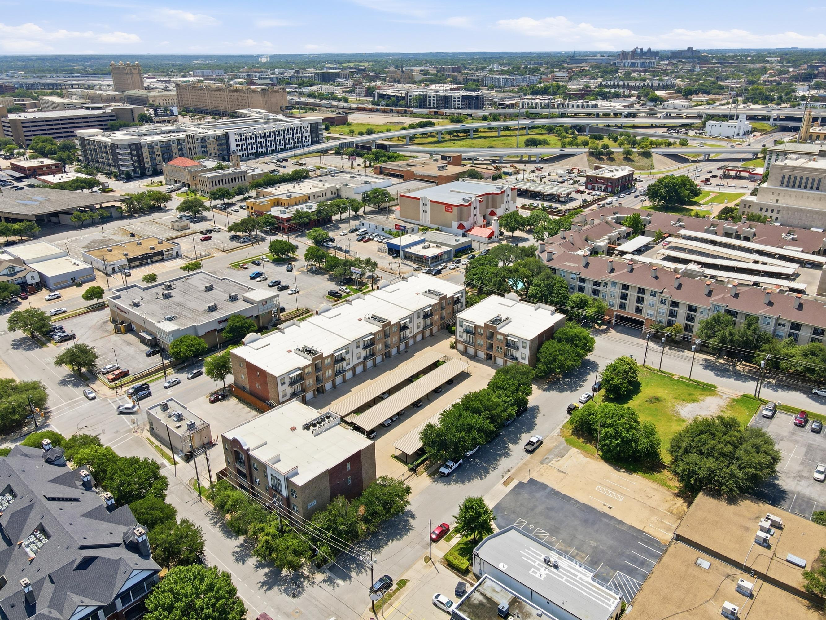  Lock-and-Leave Retreat in Downtown Fort Worth - 物件實景