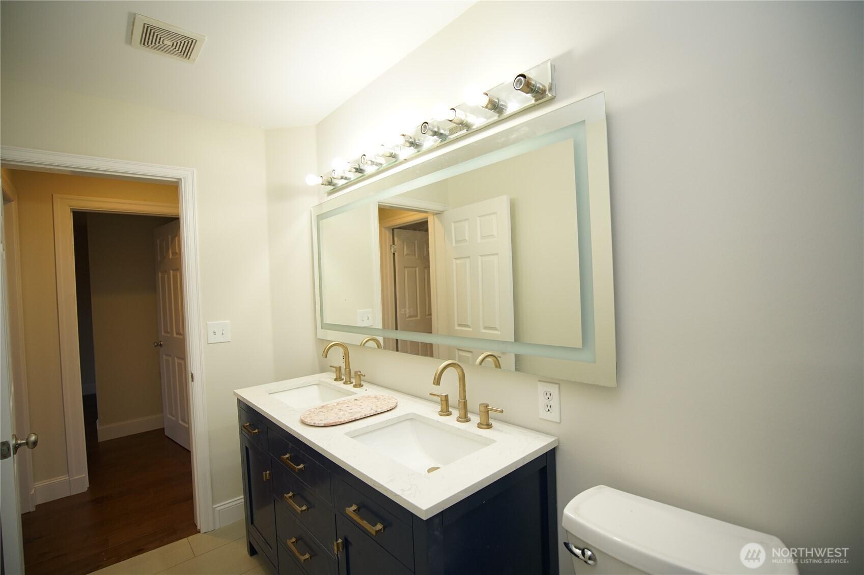 FEDERAL WAY, Washington, 98023, United States, 5 Bedrooms Bedrooms, ,3 BathroomsBathrooms,Residential,For Sale,1997167