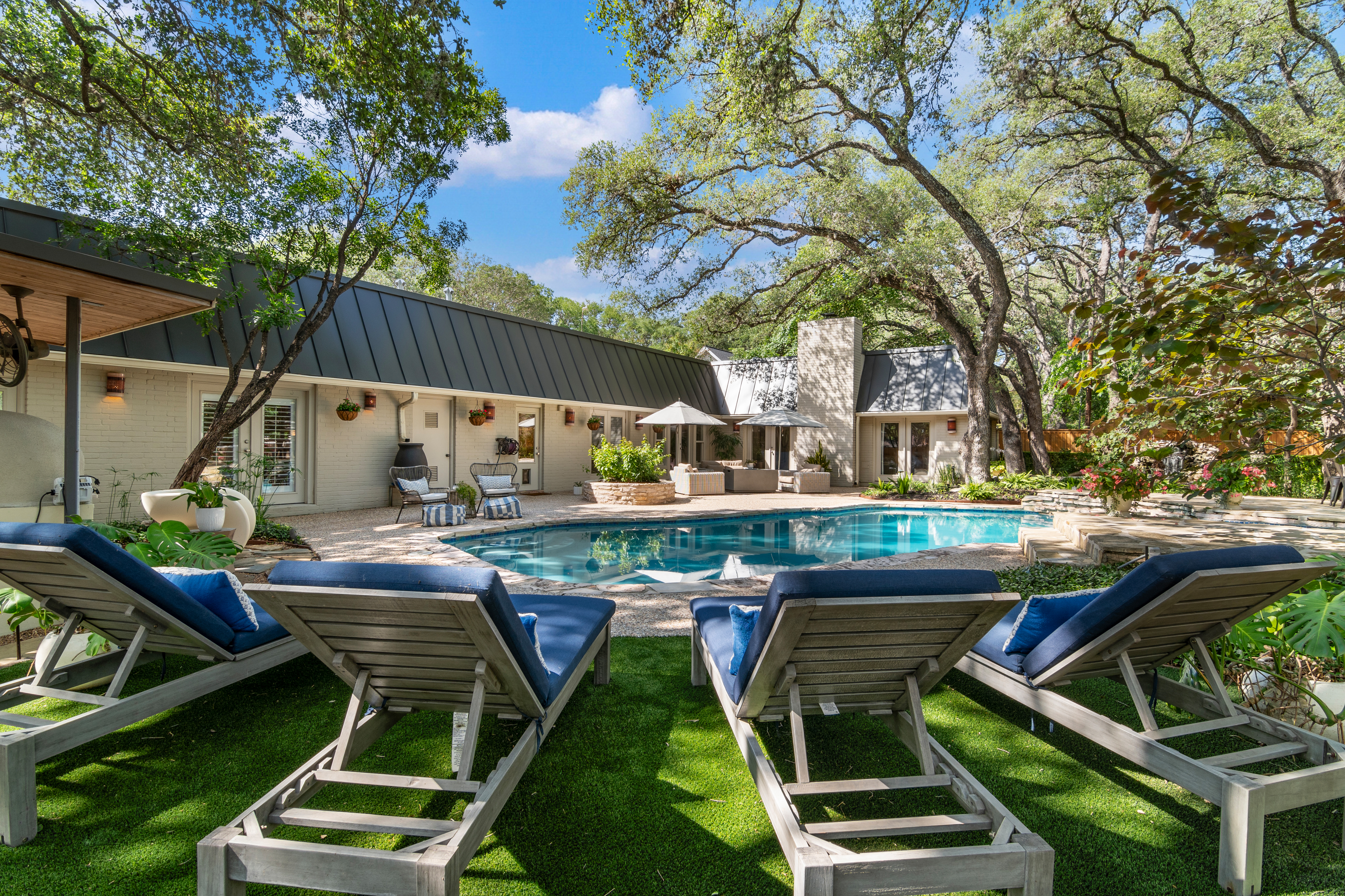  Private Oak-Shaded Estate in Castle Hills - 物件實景