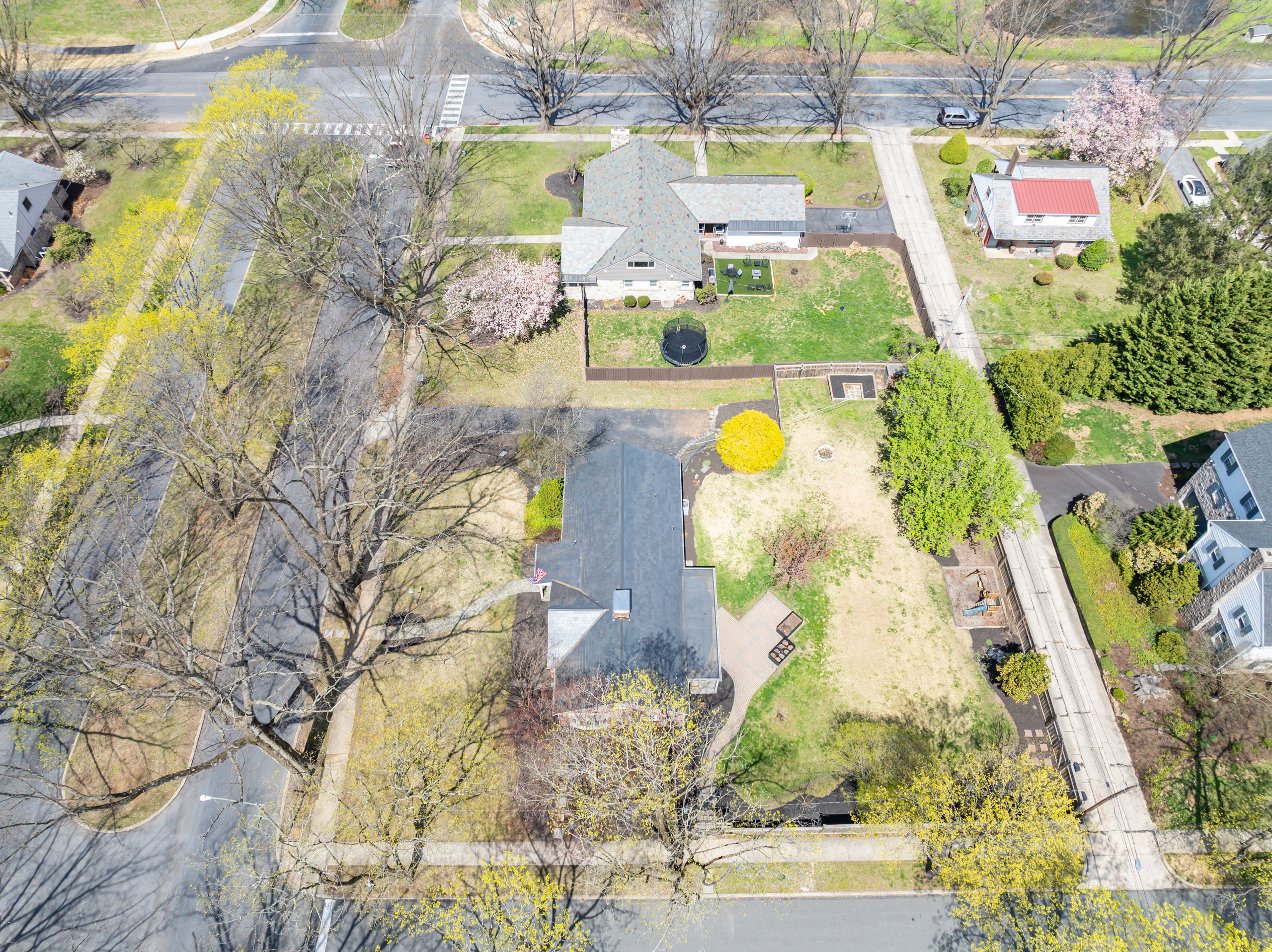 Wyomissing, Pennsylvania, 19610, United States, 4 Bedrooms Bedrooms, ,3 BathroomsBathrooms,Residential,For Sale,1938132