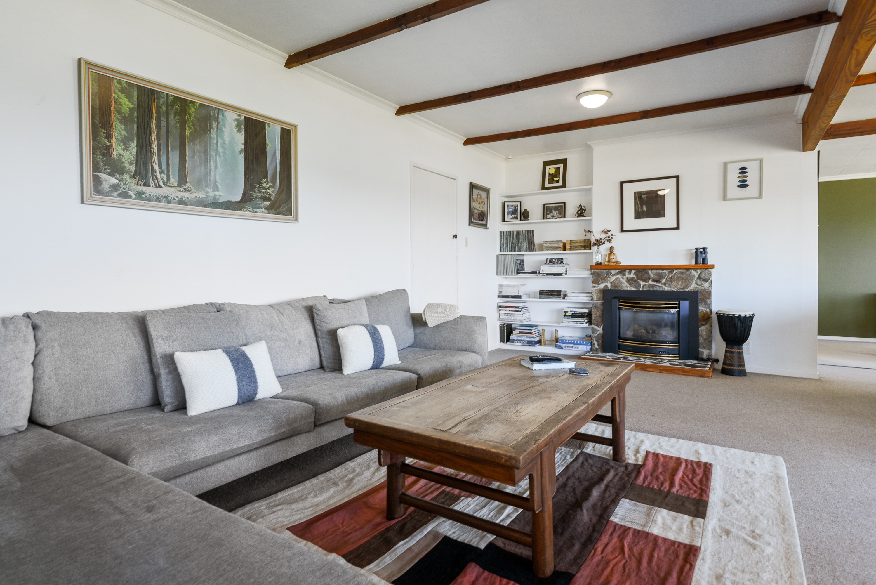  A Bach, A Lake, and a Blank Canvas - 物件實景