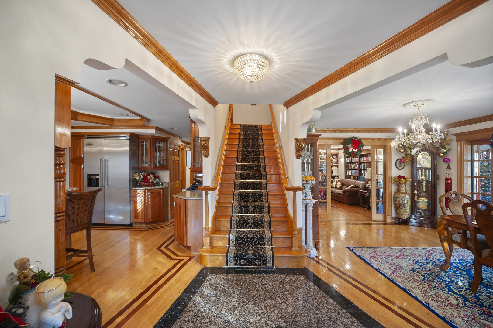 Libertyville, Illinois, 60048, United States, 4 Bedrooms Bedrooms, ,4 BathroomsBathrooms,Residential,For Sale,2003130