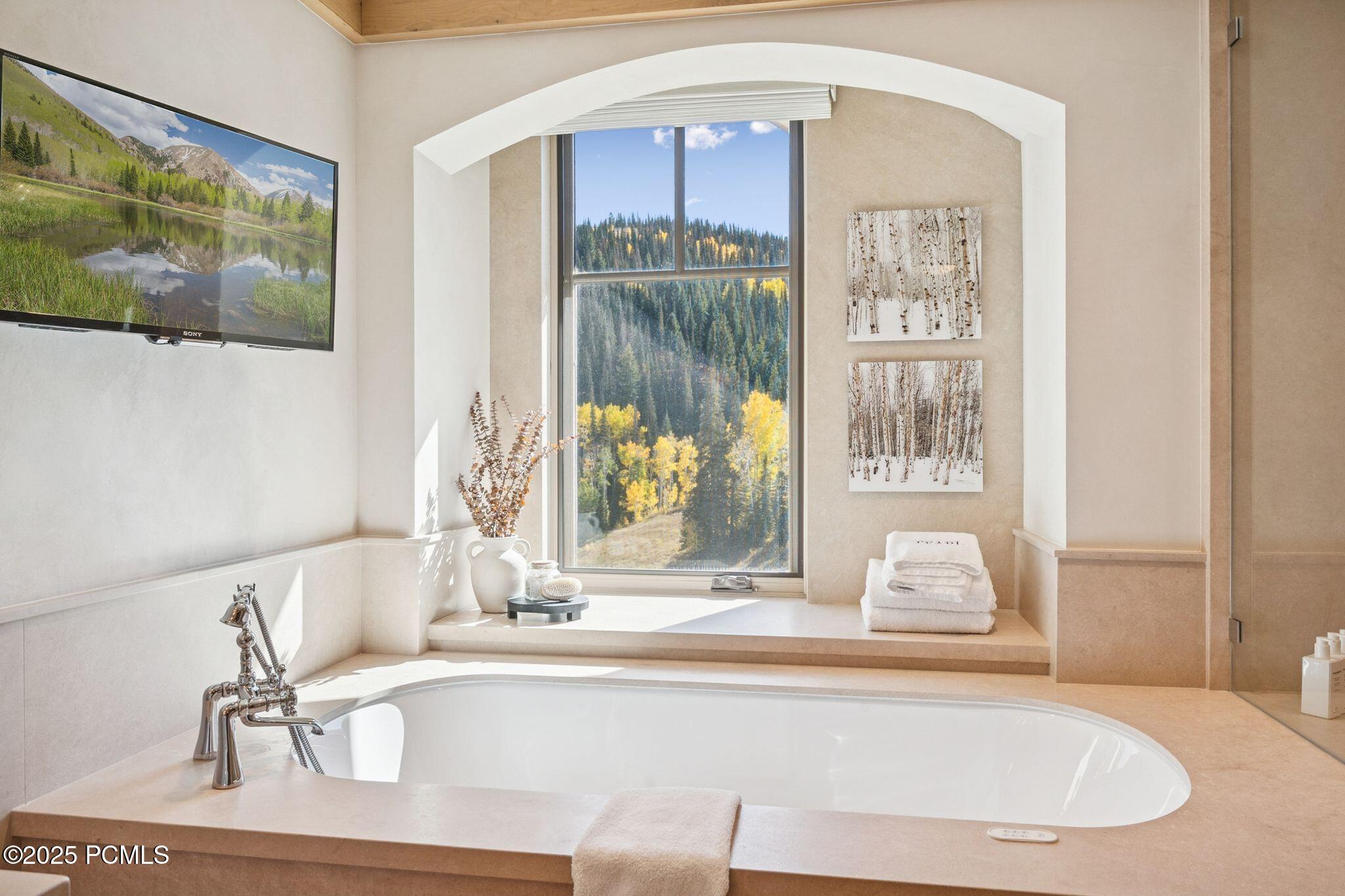 Park City, Utah, 84060, United States, 4 Bedrooms Bedrooms, ,5 BathroomsBathrooms,Residential,For Sale,1934666
