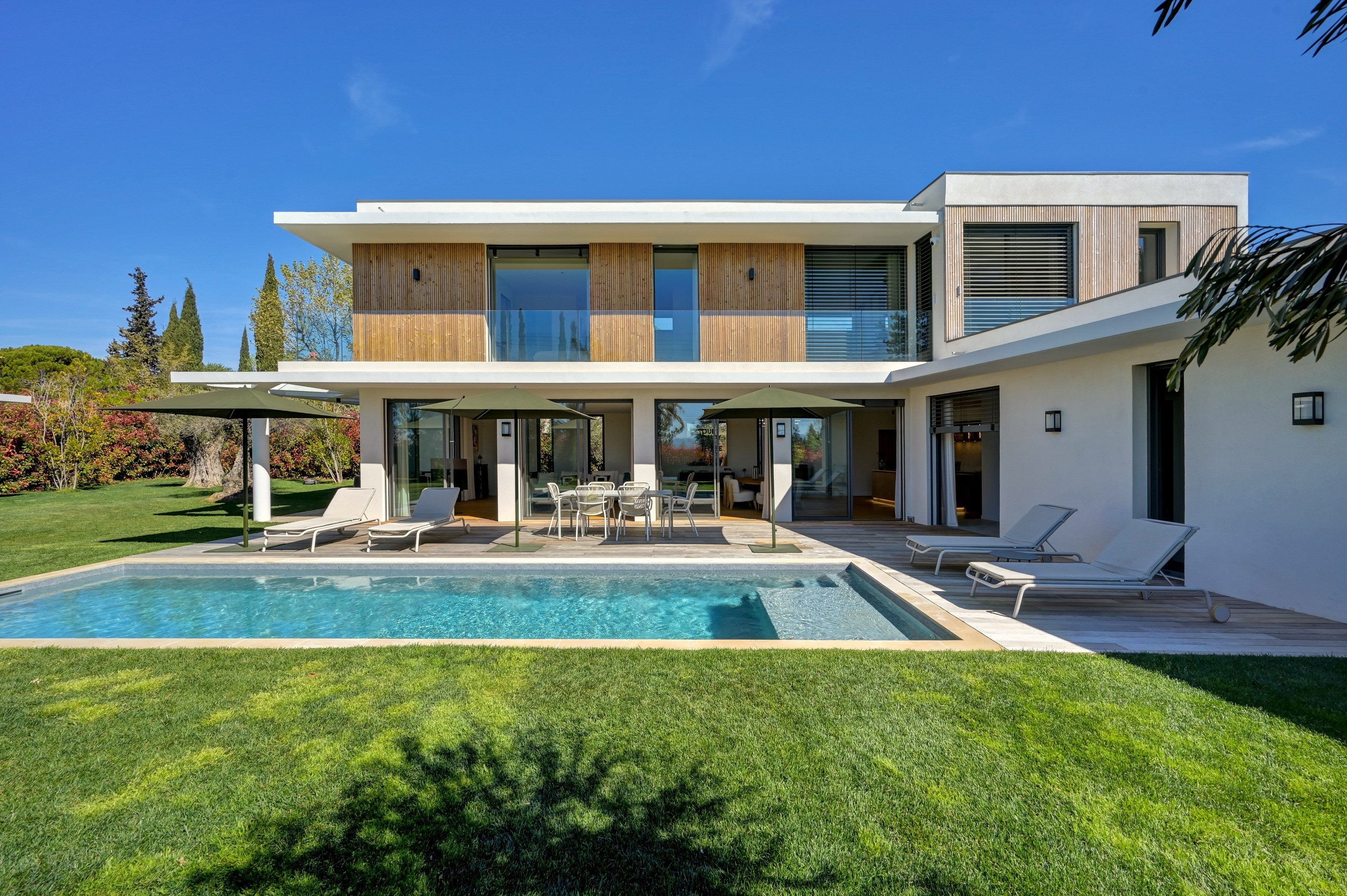  Exceptional Contemporary Turnkey - 物件實景