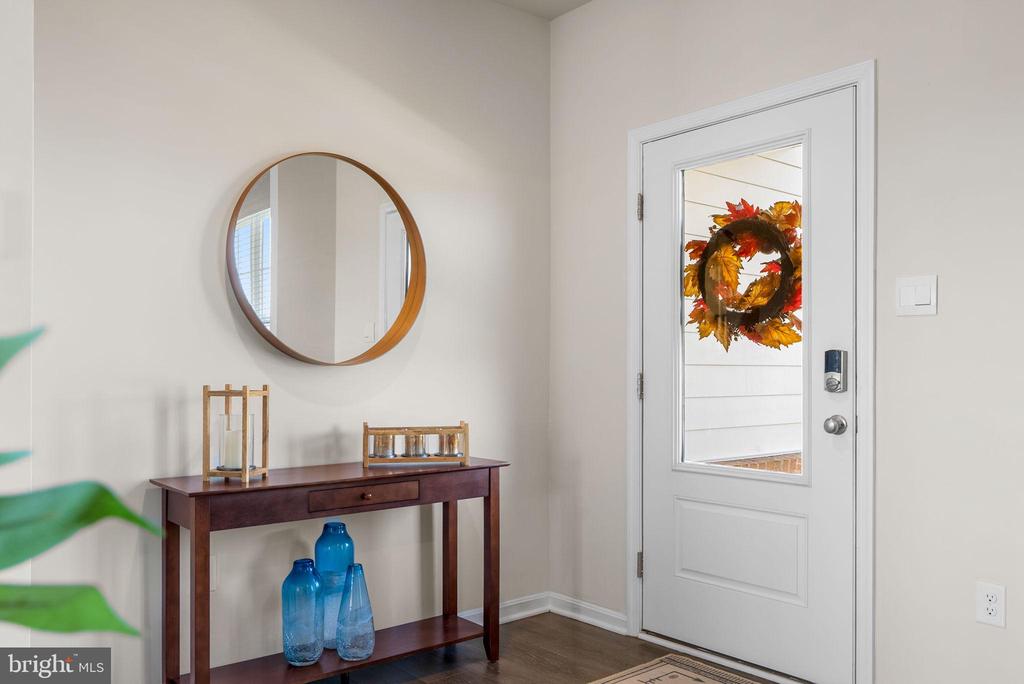 Frederick, Maryland, 21701, United States, 5 Bedrooms Bedrooms, ,4 BathroomsBathrooms,Residential,For Sale,1987107