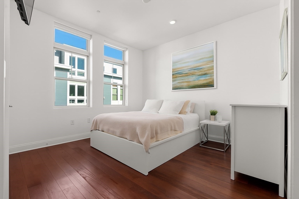 Boston, Massachusetts, 02127, United States, 2 Bedrooms Bedrooms, ,2 BathroomsBathrooms,Residential,For Sale,1987750