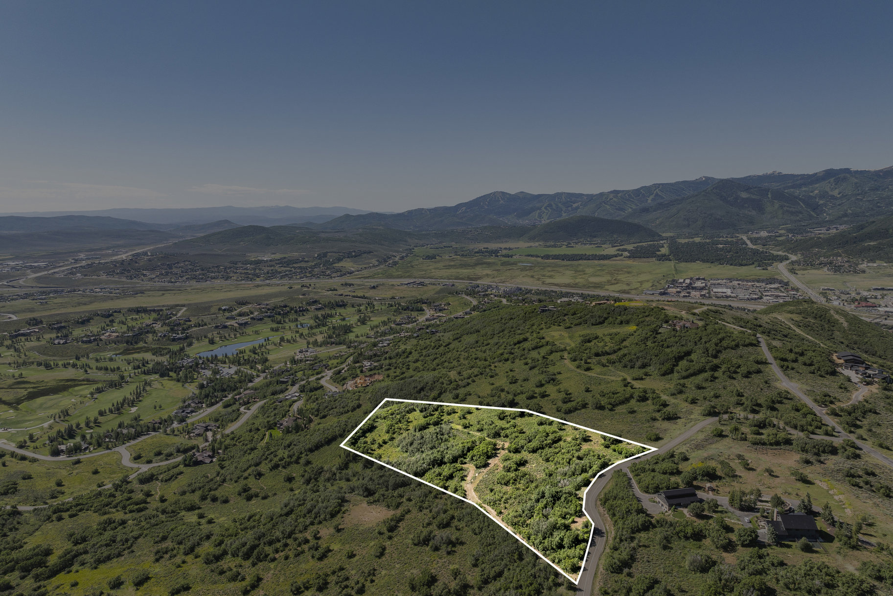  Privacy, Mountain Views, Downhill Build and Build up to Four Structures - 物件實景