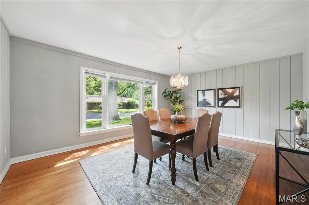 St Louis, Missouri, 63117, United States, 3 Bedrooms Bedrooms, ,2 BathroomsBathrooms,Residential,For Sale,1840220