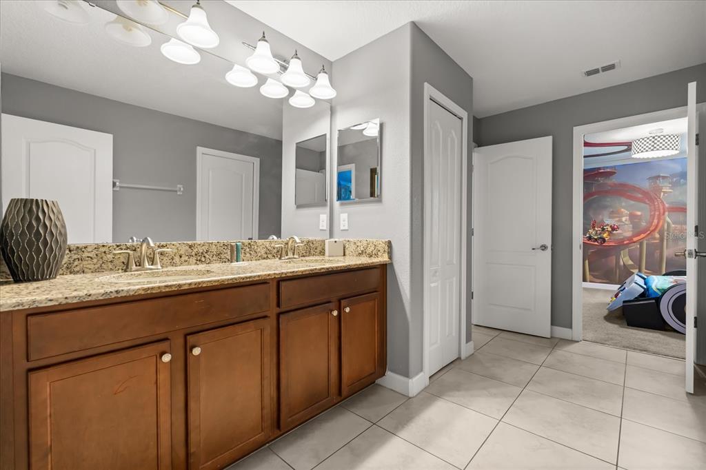 Davenport, Florida, 33896, United States, 8 Bedrooms Bedrooms, ,5 BathroomsBathrooms,Residential,For Sale,1896133