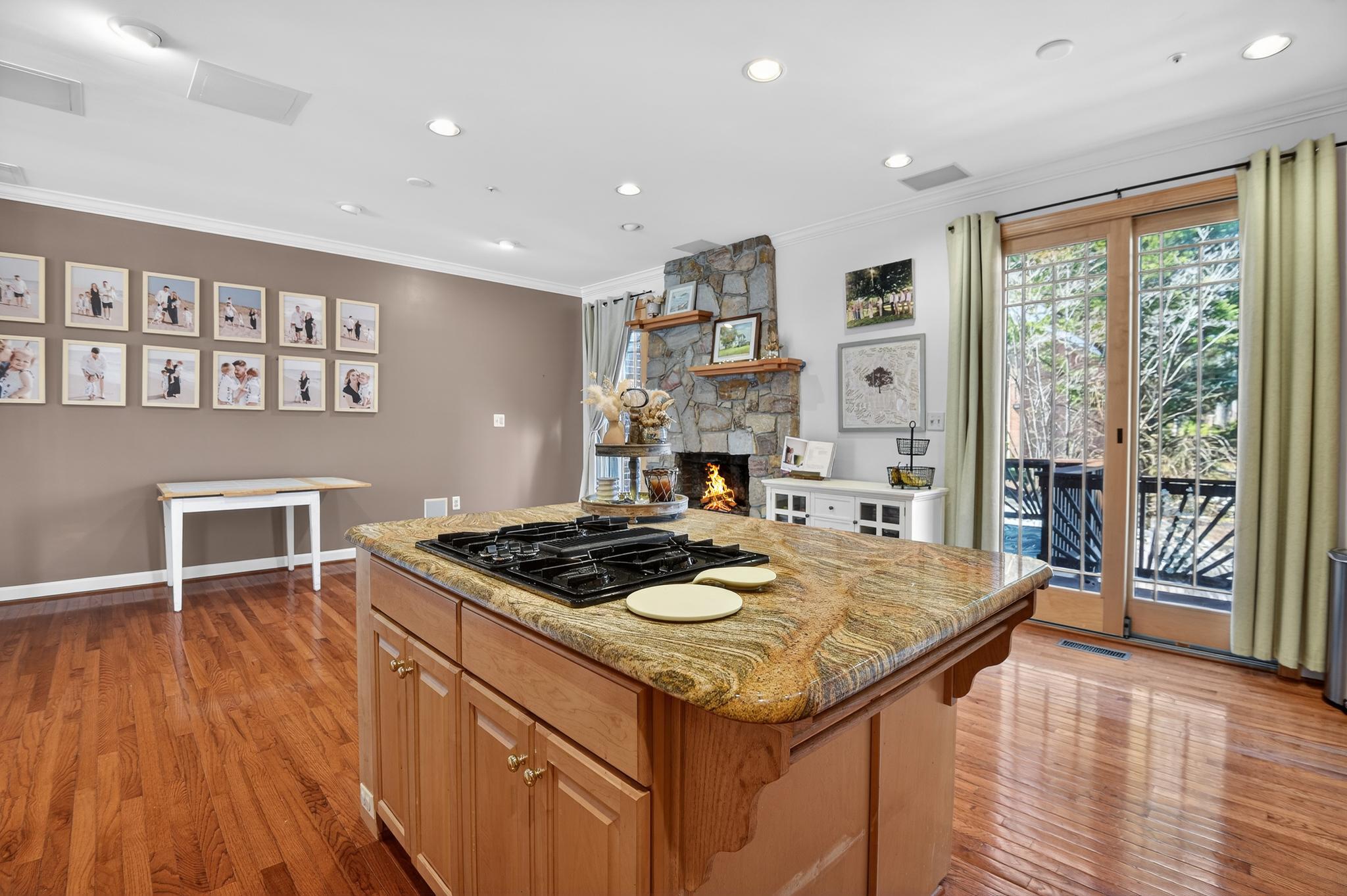  105 Crofton Hill Lane, Rockville, MD, 20850 - 物件實景