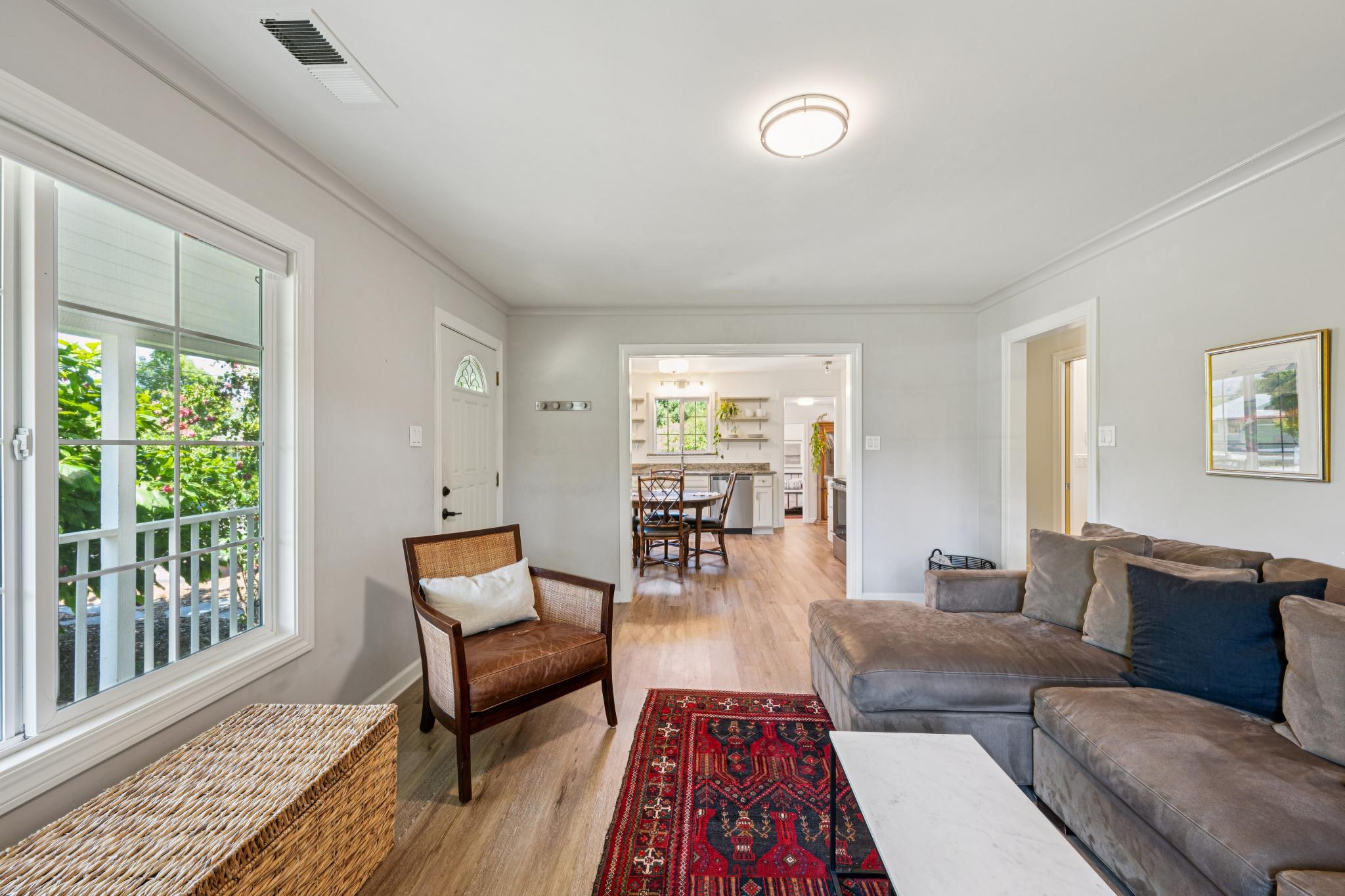  1080 Solano Avenue - 物件實景