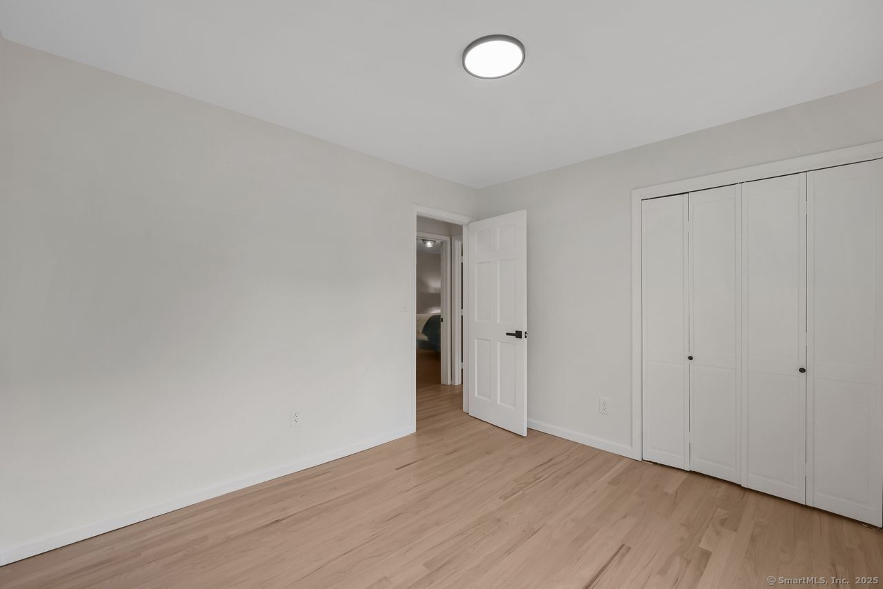 Milford, Connecticut, 06460, United States, 4 Bedrooms Bedrooms, ,3 BathroomsBathrooms,Residential,For Sale,1906885