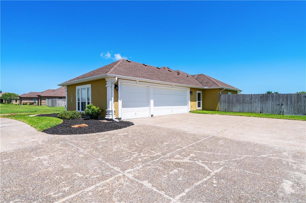 Corpus Christi, Texas, 78414, United States, 4 Bedrooms Bedrooms, ,3 BathroomsBathrooms,Residential,For Sale,1868505
