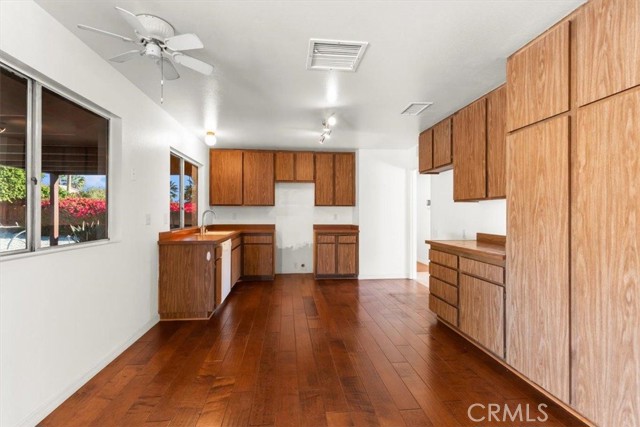 Palm Springs, California, 92262, United States, 3 Bedrooms Bedrooms, ,2 BathroomsBathrooms,Residential,For Sale,2009701