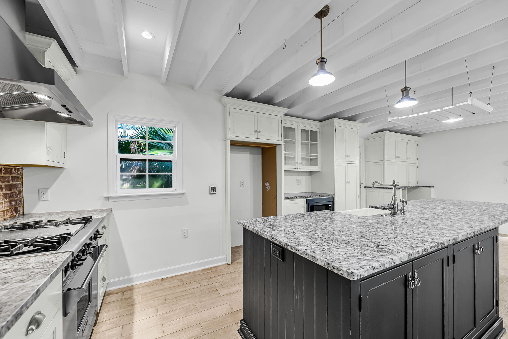 Charleston, South Carolina, 29412, United States, 4 Bedrooms Bedrooms, ,2 BathroomsBathrooms,Residential,For Sale,1983984