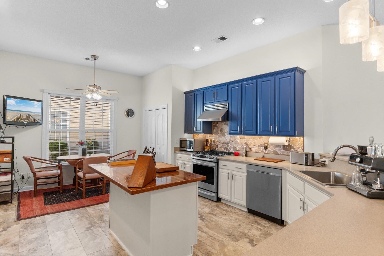 Murrells Inlet, South Carolina, 29576, United States, 5 Bedrooms Bedrooms, ,5 BathroomsBathrooms,Residential,For Sale,2012105