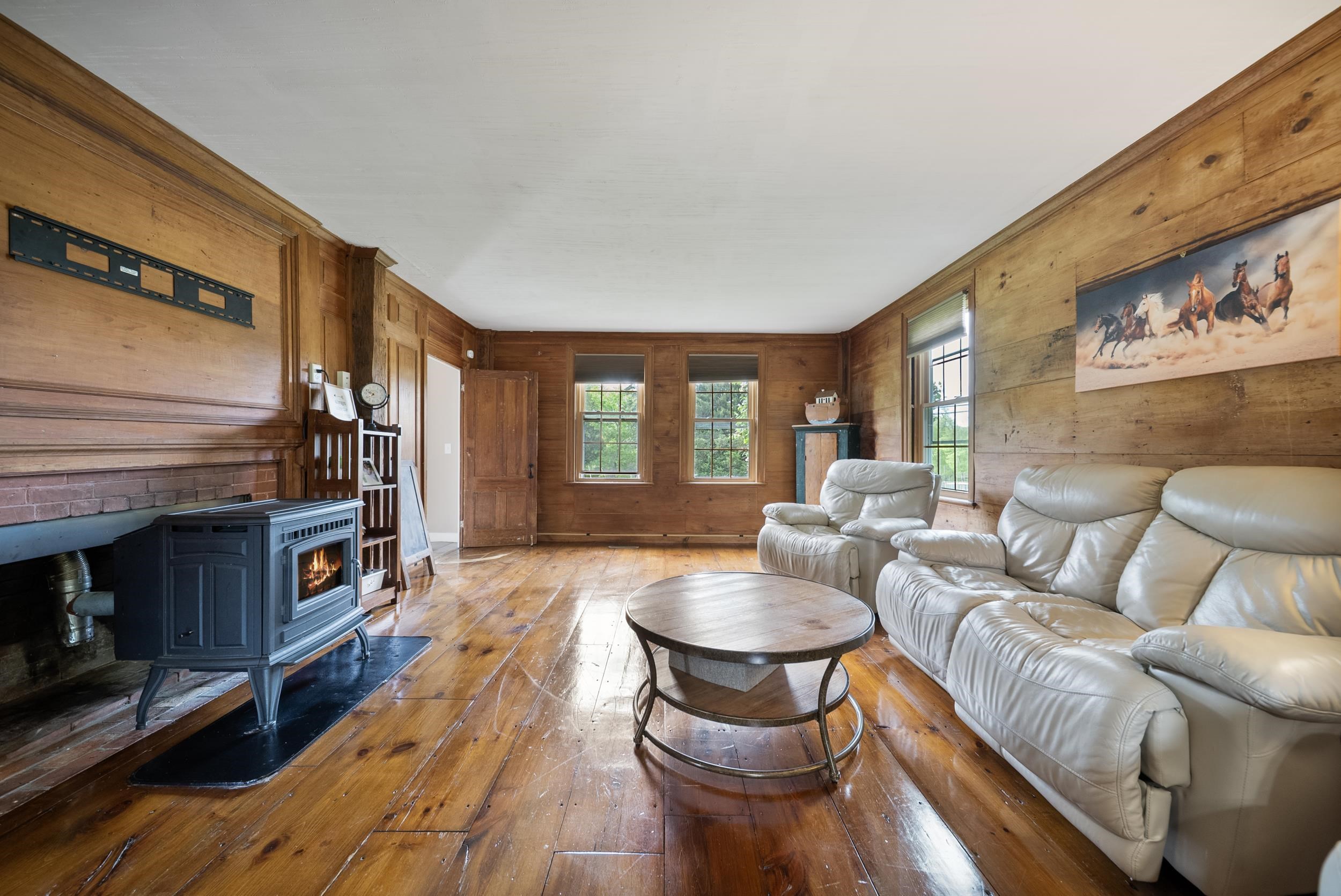 Francestown, New Hampshire, 03043, United States, 5 Bedrooms Bedrooms, ,4 BathroomsBathrooms,Residential,For Sale,1827172