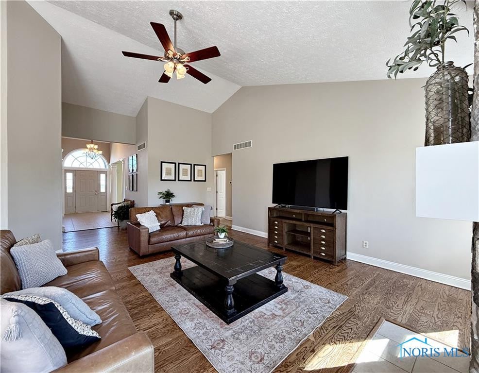 McComb, Ohio, 45858, United States, 4 Bedrooms Bedrooms, ,4 BathroomsBathrooms,Residential,For Sale,1983927