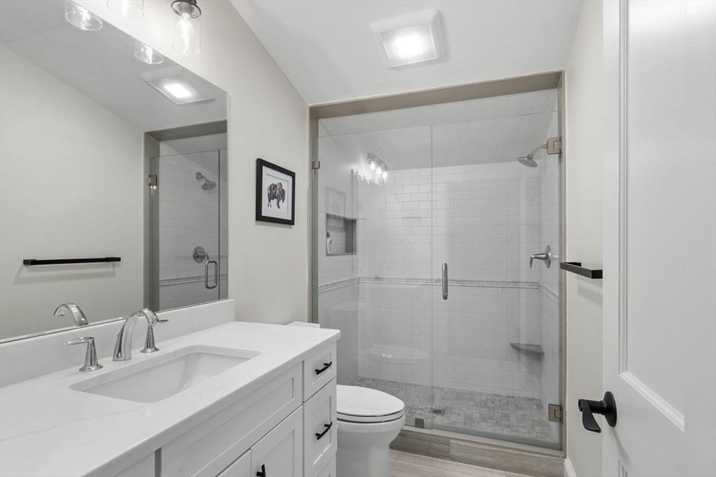 Amesbury, Massachusetts, 01913, United States, 2 Bedrooms Bedrooms, ,2 BathroomsBathrooms,Residential,For Sale,2049079