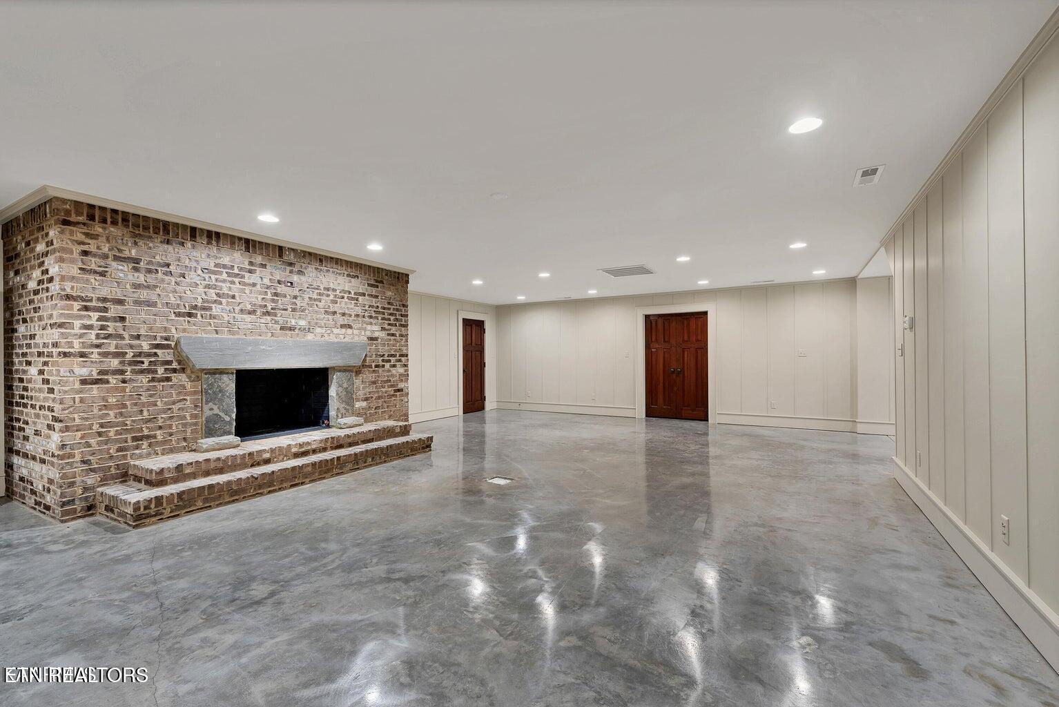 Louisville, Tennessee, 37777, United States, 3 Bedrooms Bedrooms, ,4 BathroomsBathrooms,Residential,For Sale,1995575