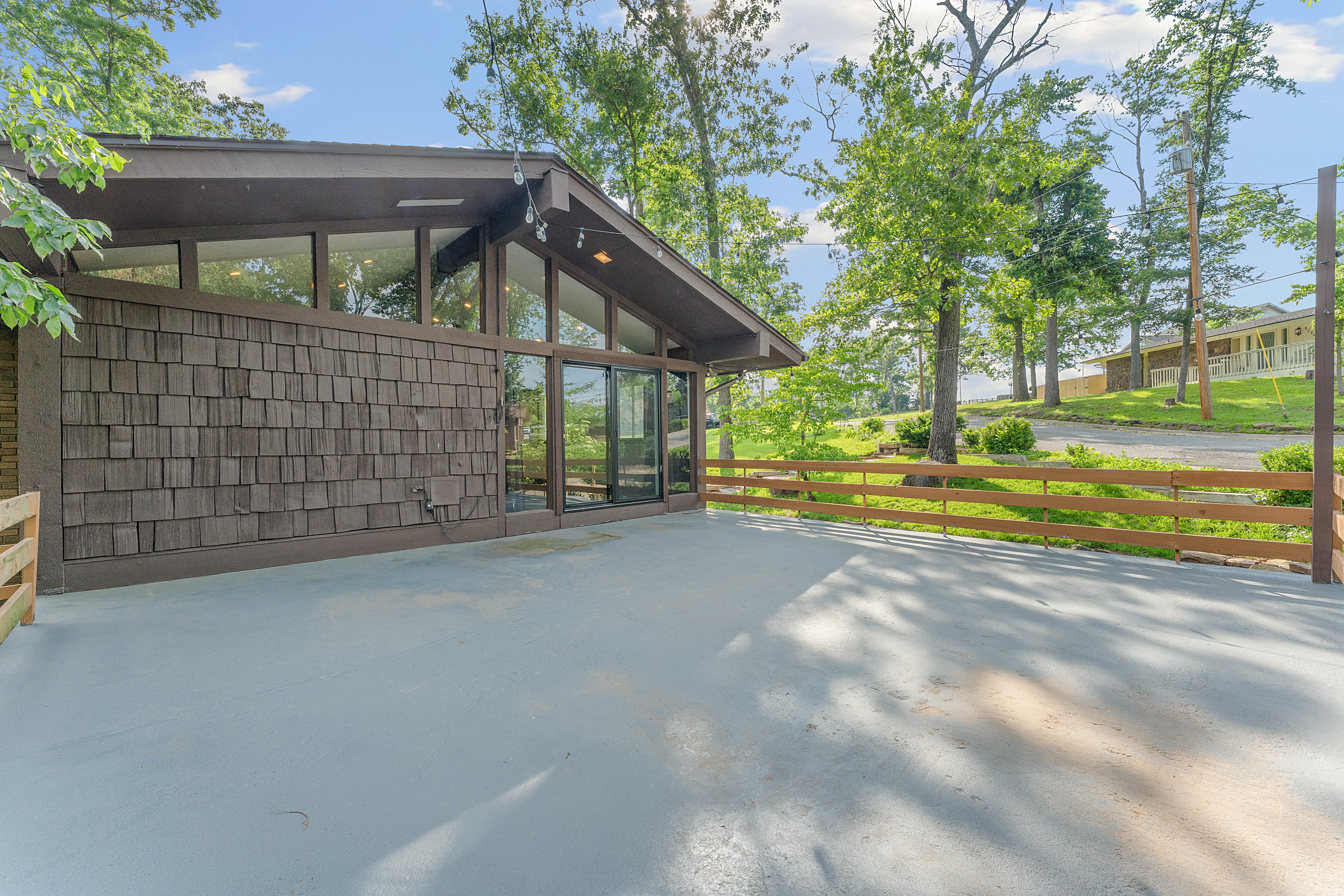Bentonville, Arkansas, 72712, United States, 3 Bedrooms Bedrooms, ,2 BathroomsBathrooms,Residential,For Sale,1846586