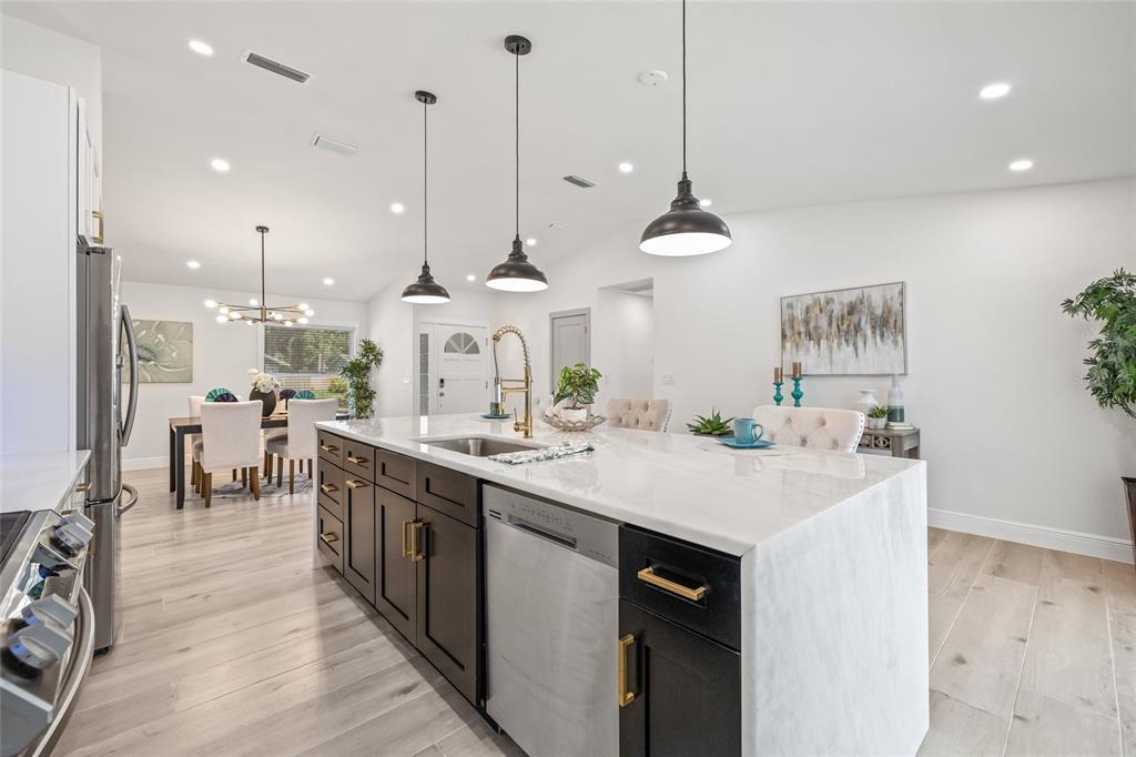 St Petersburg, Florida, 33705, United States, 4 Bedrooms Bedrooms, ,2 BathroomsBathrooms,Residential,For Sale,1919493