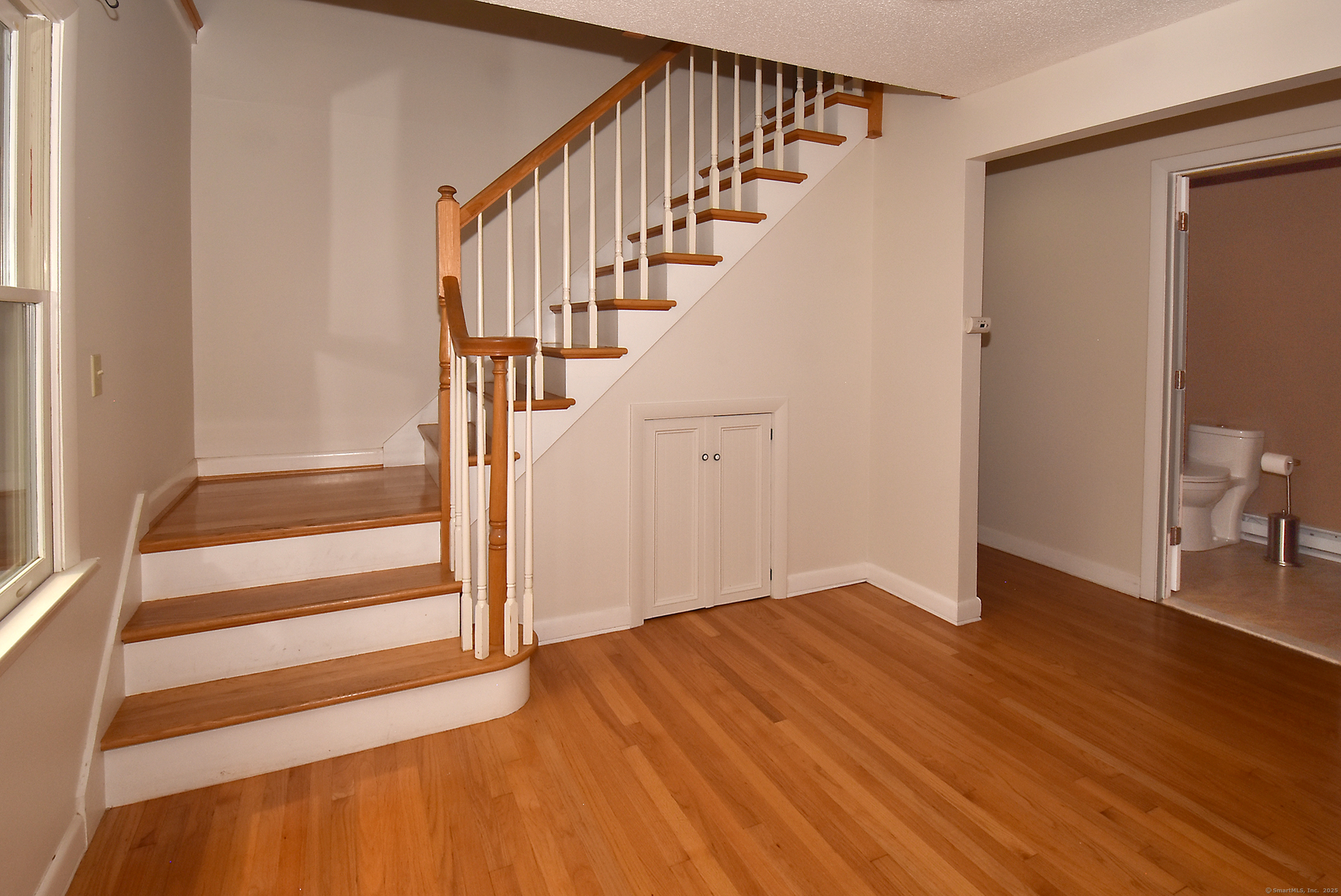 Ellington, Connecticut, 06029, United States, 5 Bedrooms Bedrooms, ,4 BathroomsBathrooms,Residential,For Sale,1911965