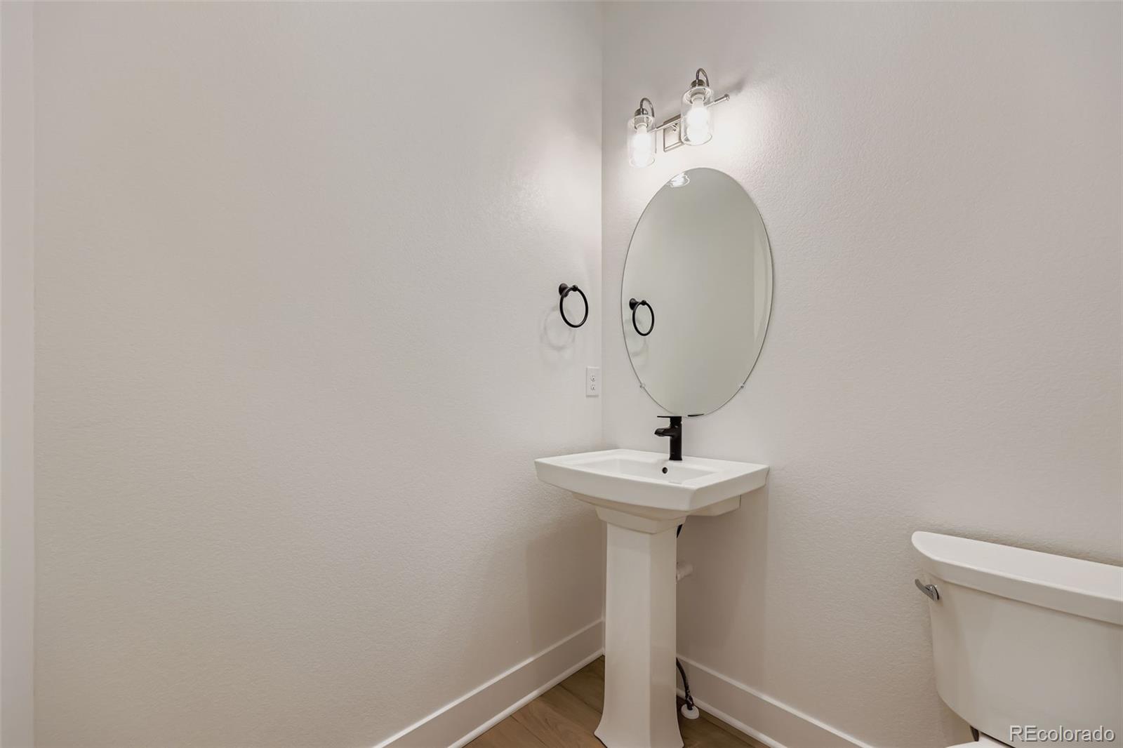 Castle Rock, Colorado, 80104, United States, 2 Bedrooms Bedrooms, ,3 BathroomsBathrooms,Residential,For Sale,1828537