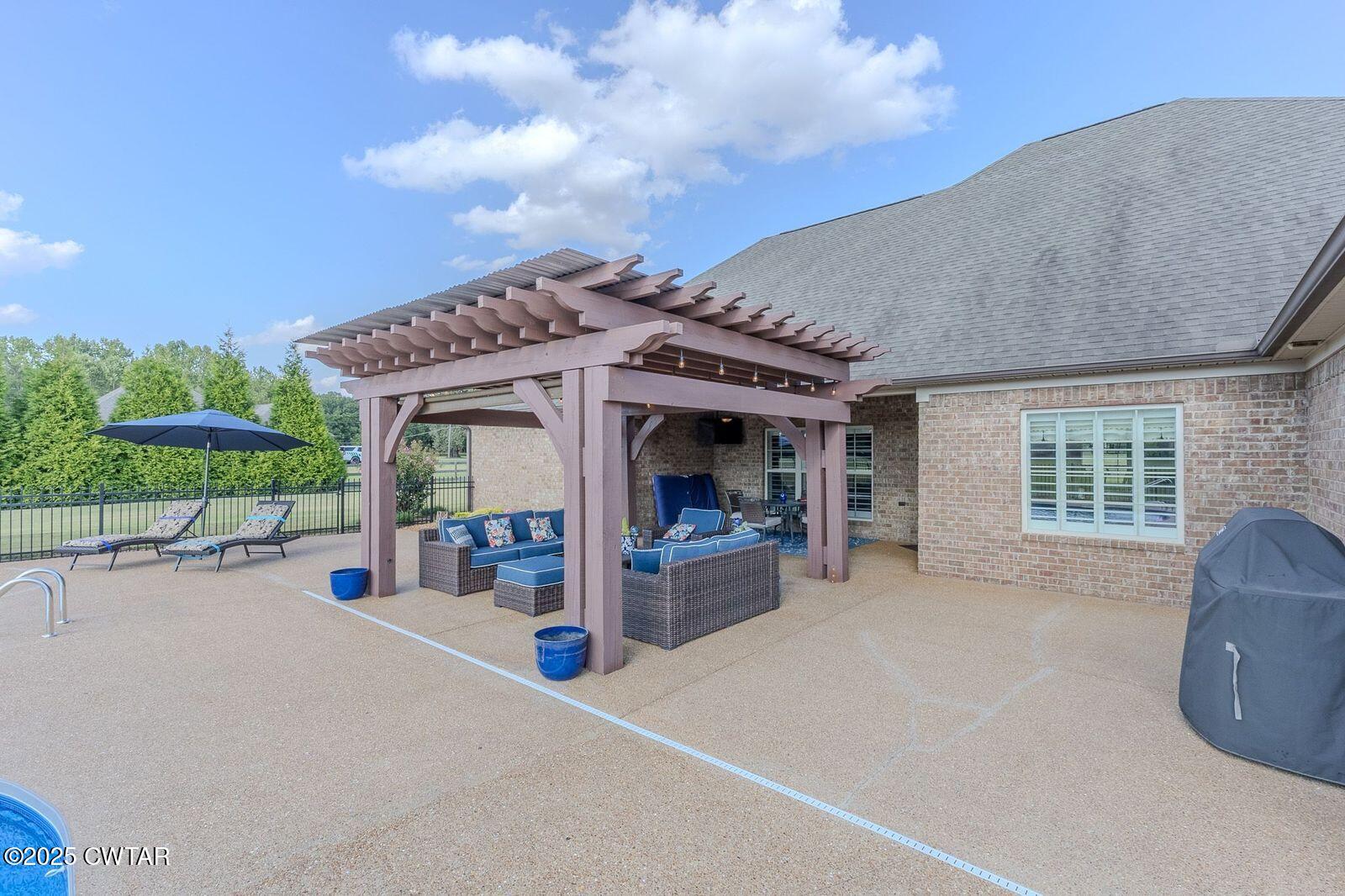 Brownsville, Tennessee, 38012, United States, 4 Bedrooms Bedrooms, ,3 BathroomsBathrooms,Residential,For Sale,1936332