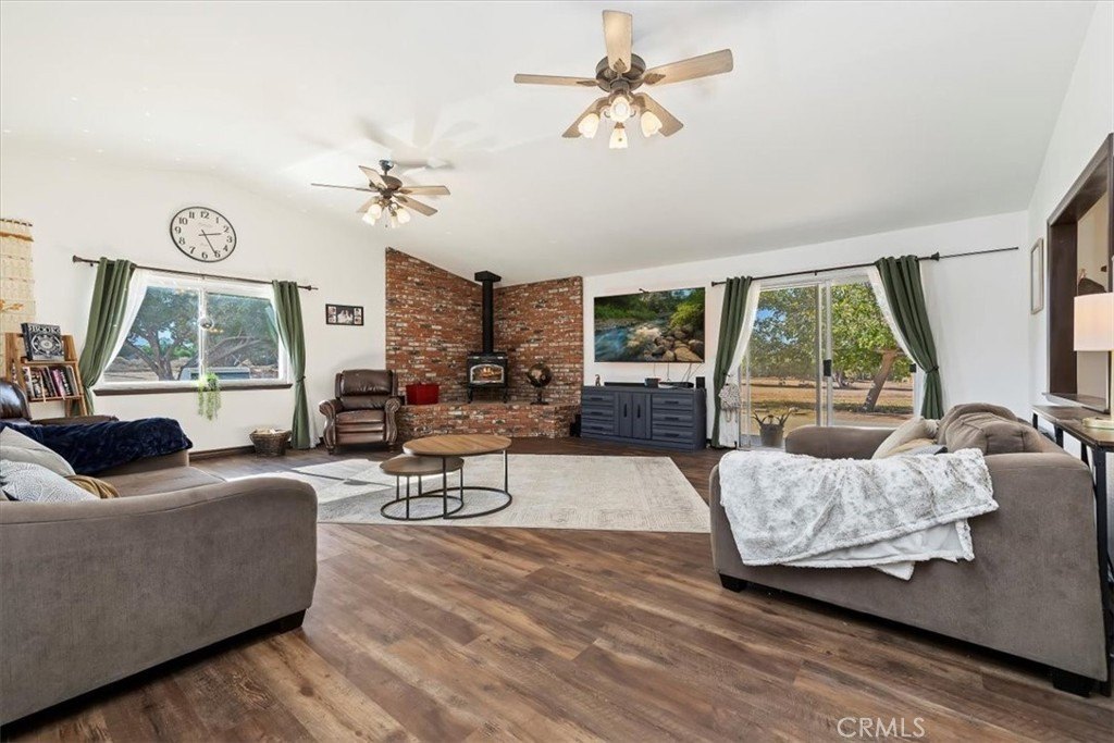 Hesperia, California, 92344, United States, 4 Bedrooms Bedrooms, ,2 BathroomsBathrooms,Residential,For Sale,1992060