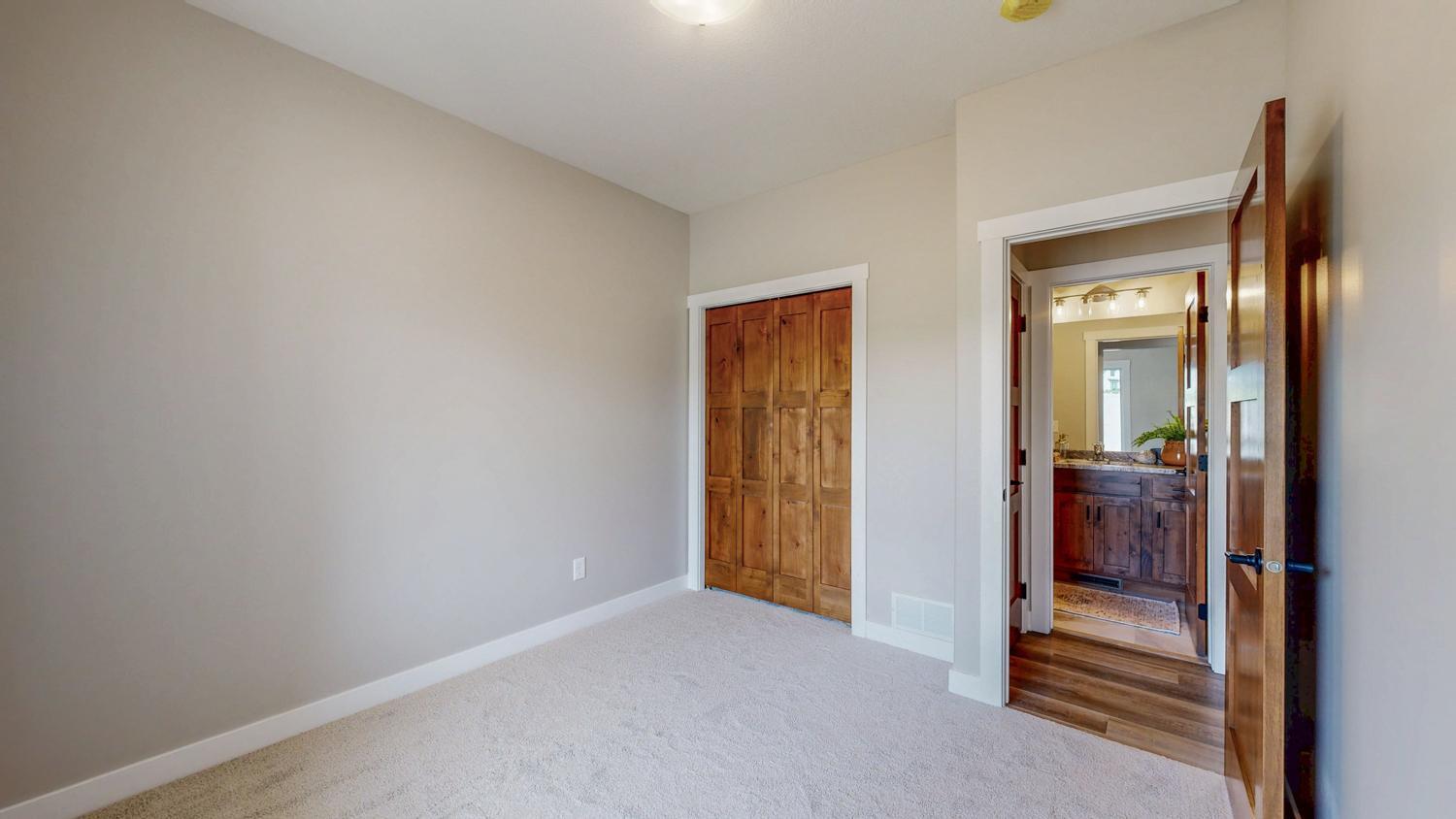 Zumbrota, Minnesota, 55992, United States, 2 Bedrooms Bedrooms, ,1 BathroomBathrooms,Residential,For Sale,1857642