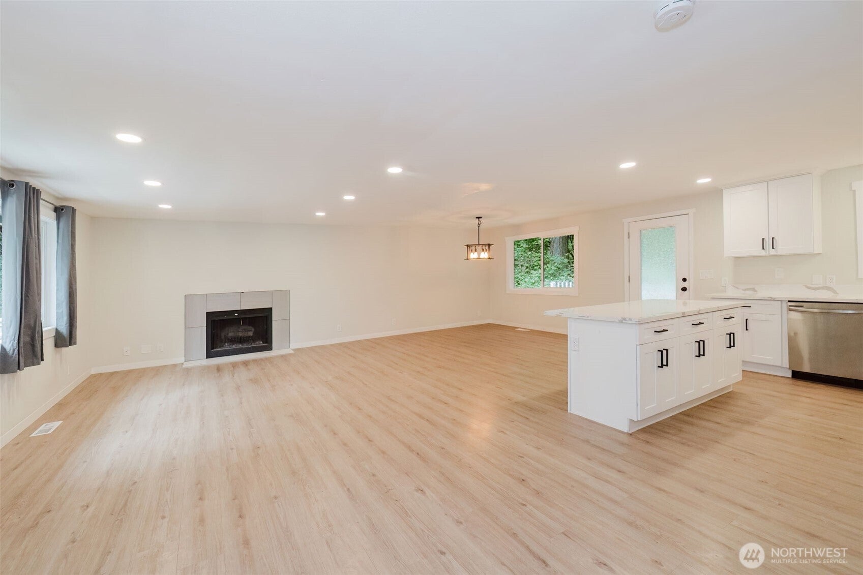 Poulsbo, Washington, 98370, United States, 3 Bedrooms Bedrooms, ,2 BathroomsBathrooms,Residential,For Sale,1796168