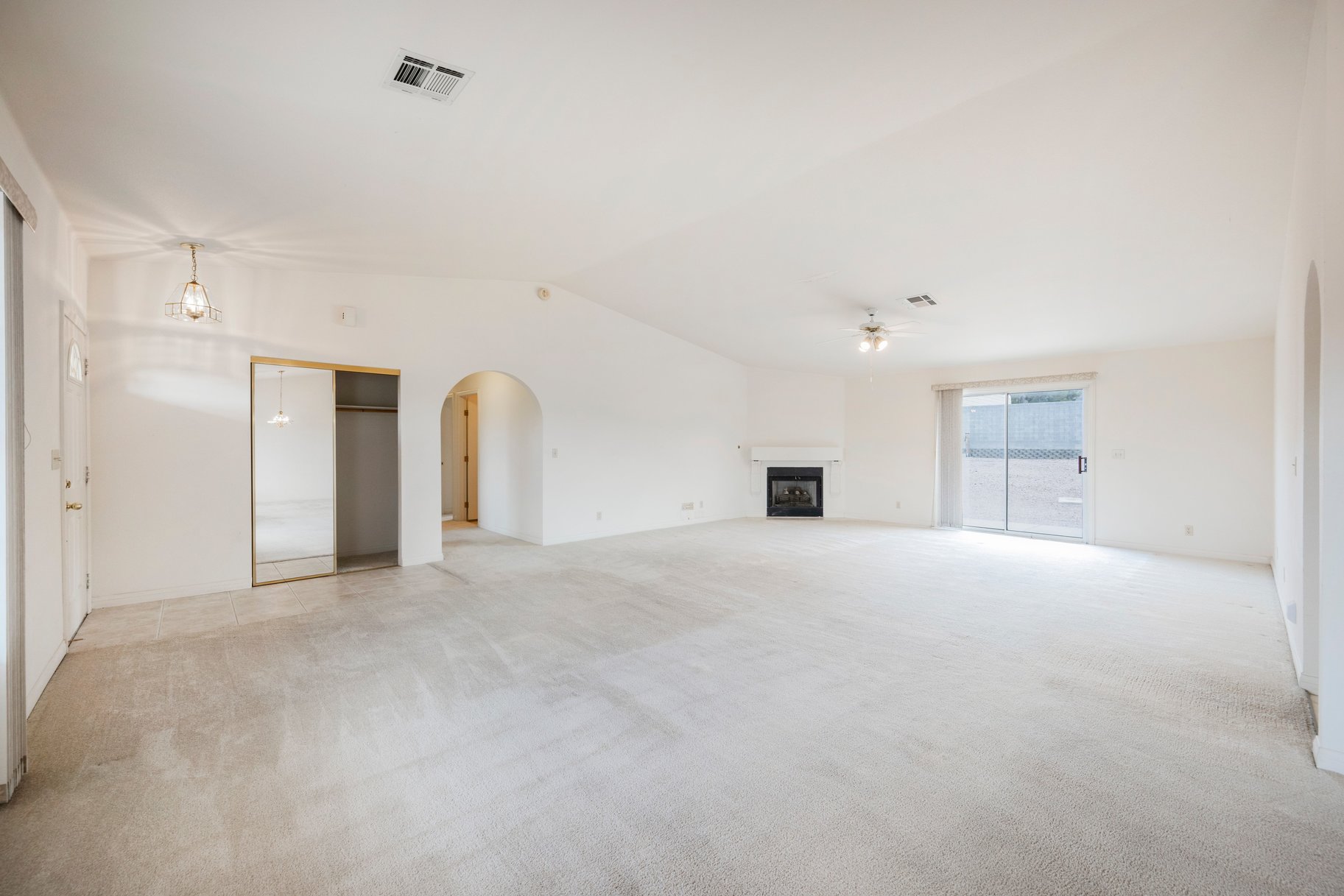  Rare Half Acre Opportunity in Henderson HOA, RV Hookups, Endless Potential - 物件實景