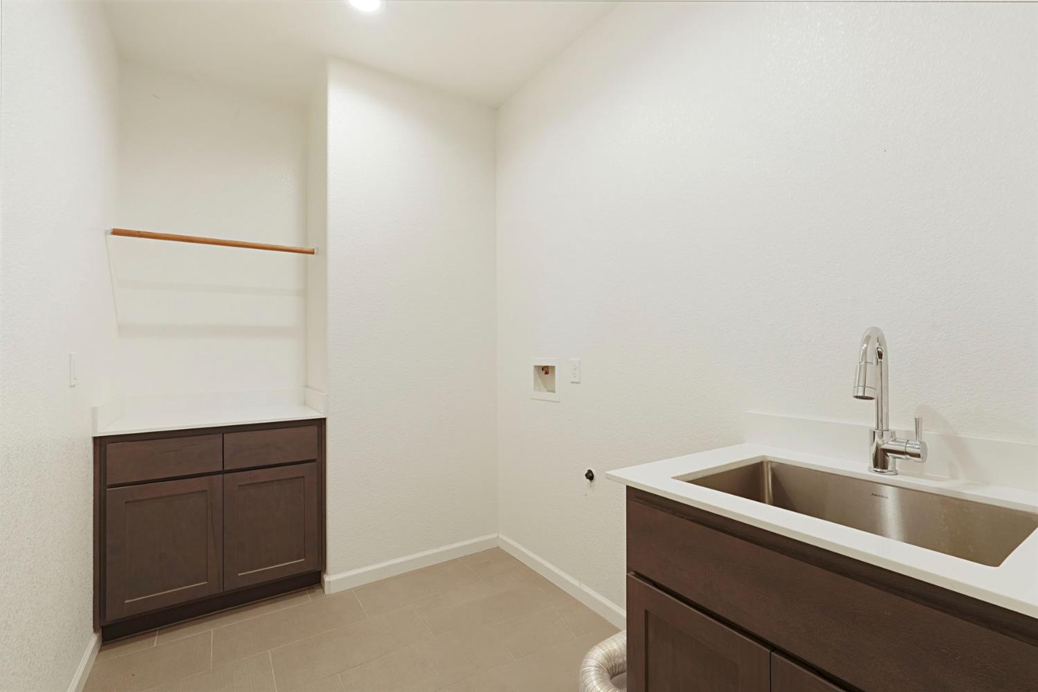 Lodi, California, 95242, United States, 2 Bedrooms Bedrooms, ,3 BathroomsBathrooms,Residential,For Sale,1848550
