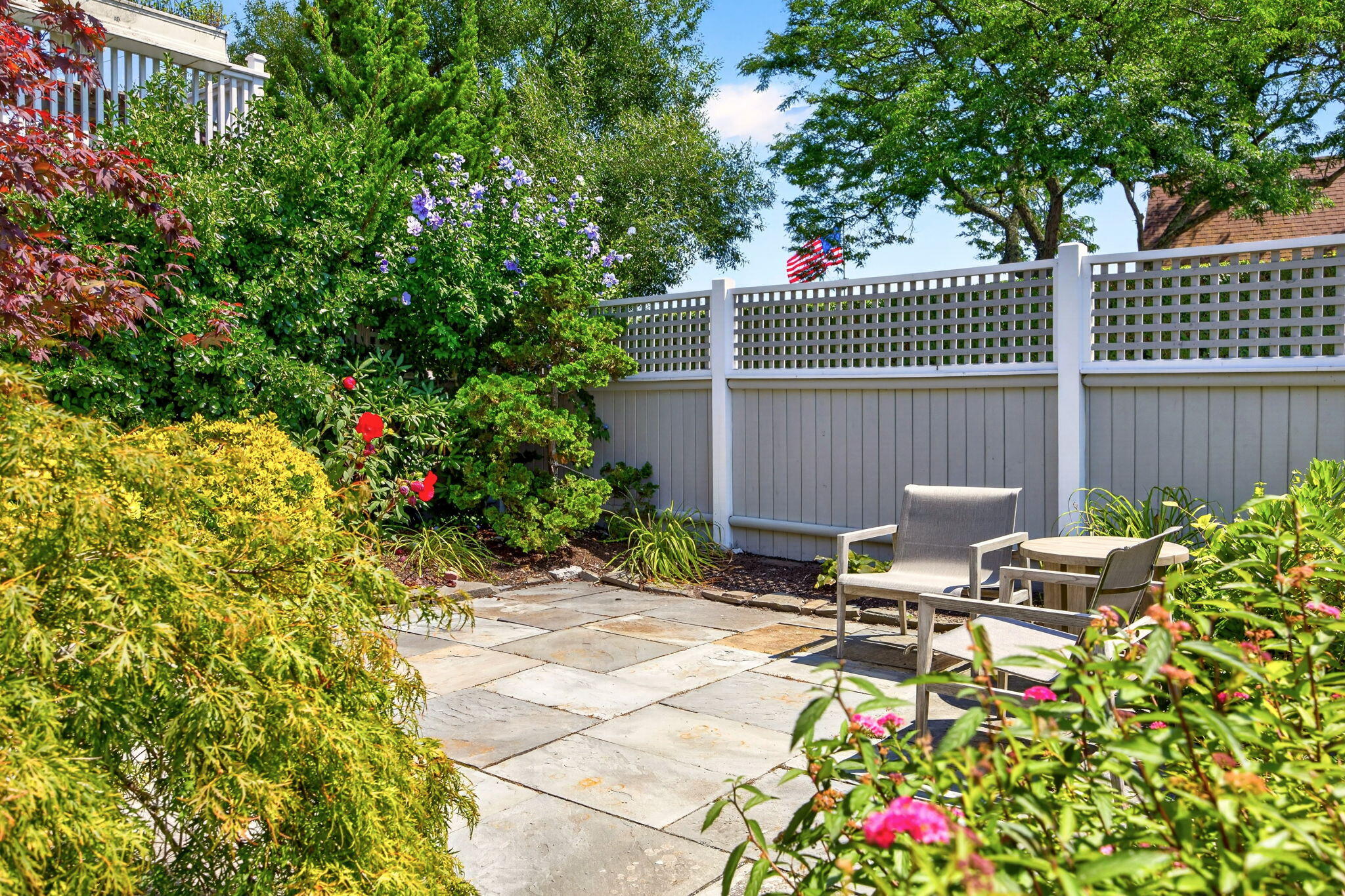  West End Elegance with Water Views, Private Gardens & Two-Car Parking - 物件實景