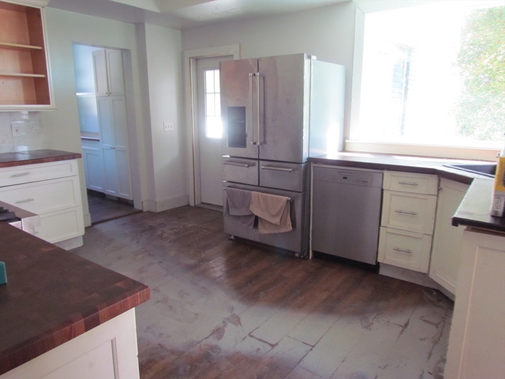 Lunenburg, Massachusetts, 01462, United States, 3 Bedrooms Bedrooms, ,3 BathroomsBathrooms,Residential,For Sale,1967616