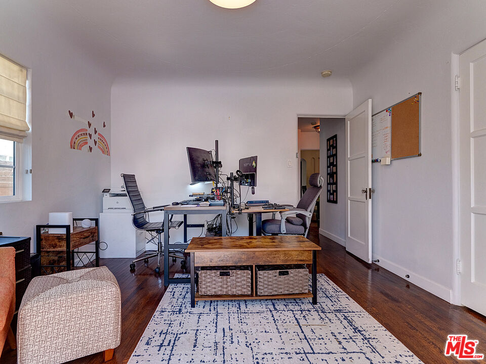 Los Angeles, California, 90019, United States, 4 Bedrooms Bedrooms, ,3 BathroomsBathrooms,Residential,For Sale,1924996
