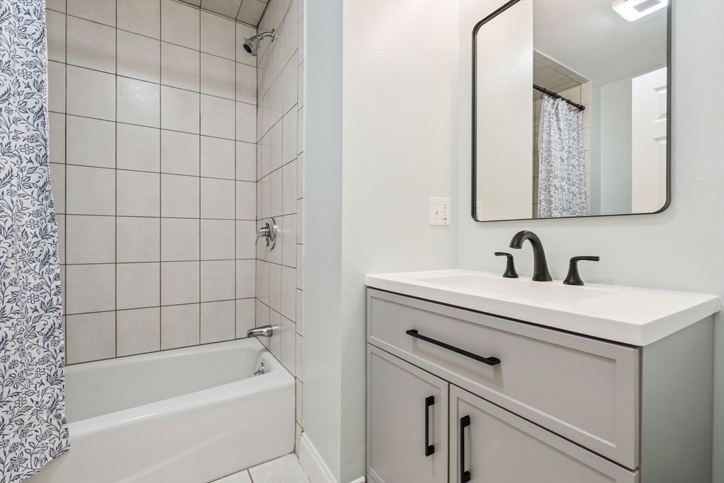 Boston, Massachusetts, 02128, United States, 2 Bedrooms Bedrooms, ,1 BathroomBathrooms,Residential,For Sale,1955768