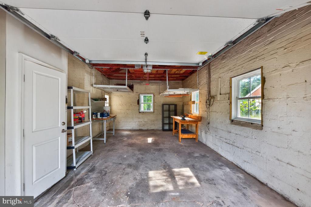 Arlington, Virginia, 22213, United States, 5 Bedrooms Bedrooms, ,5 BathroomsBathrooms,Residential,For Sale,1982488