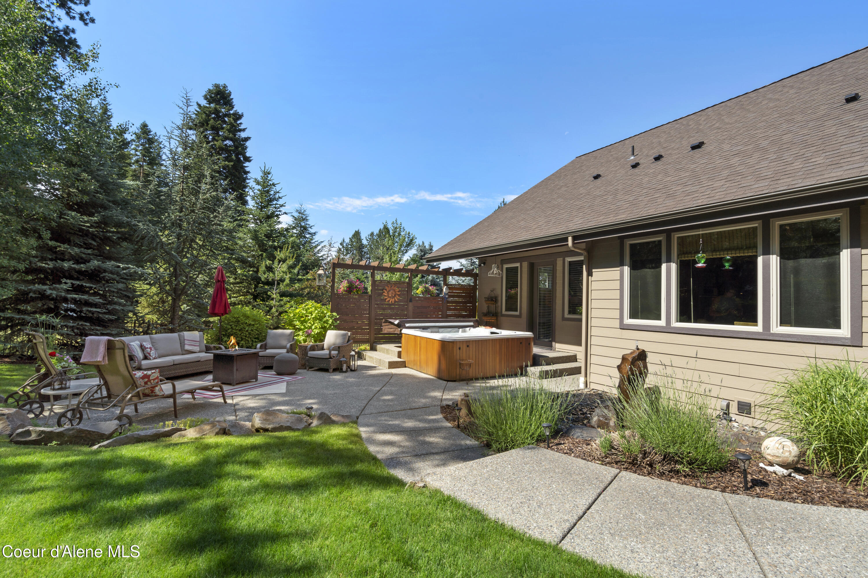 Coeur d'Alene, Idaho, 83815, United States, 5 Bedrooms Bedrooms, ,4 BathroomsBathrooms,Residential,For Sale,2048634