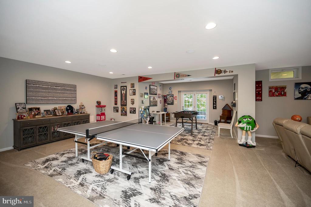 Fredericksburg, Virginia, 22406, United States, 5 Bedrooms Bedrooms, ,6 BathroomsBathrooms,Residential,For Sale,1981857