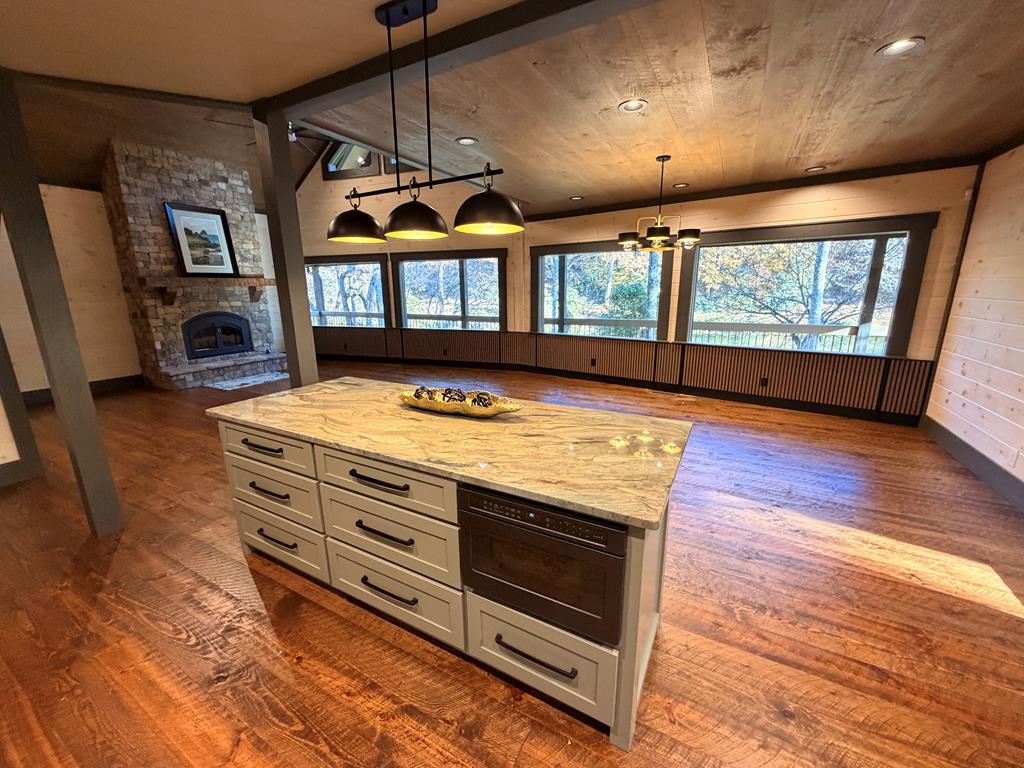 Mineral Bluff, Georgia, 30559, United States, 4 Bedrooms Bedrooms, ,5 BathroomsBathrooms,Residential,For Sale,1986837